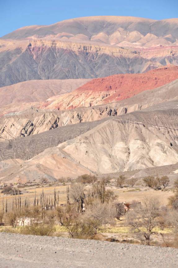 Montanhas coloridas no caminho para San Antonio de Los Cobres - Argentina